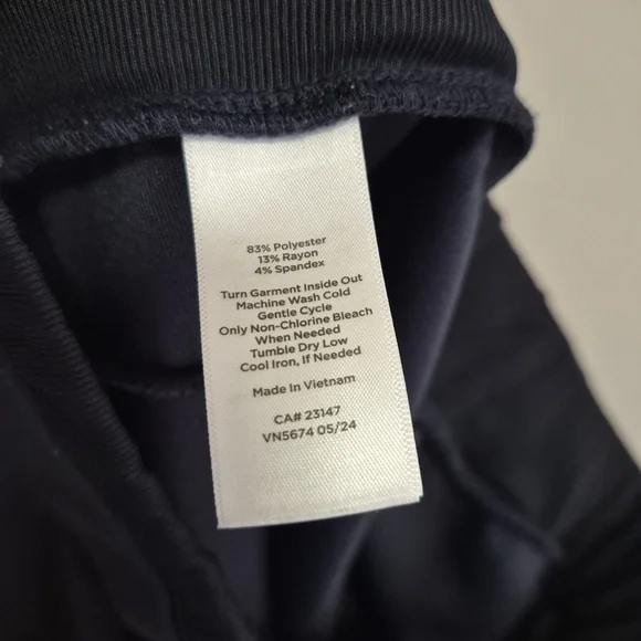 T By Talbots Dark Navy Blue Joggers With Pockets Size LP Large Petite - Picture 4 of 5